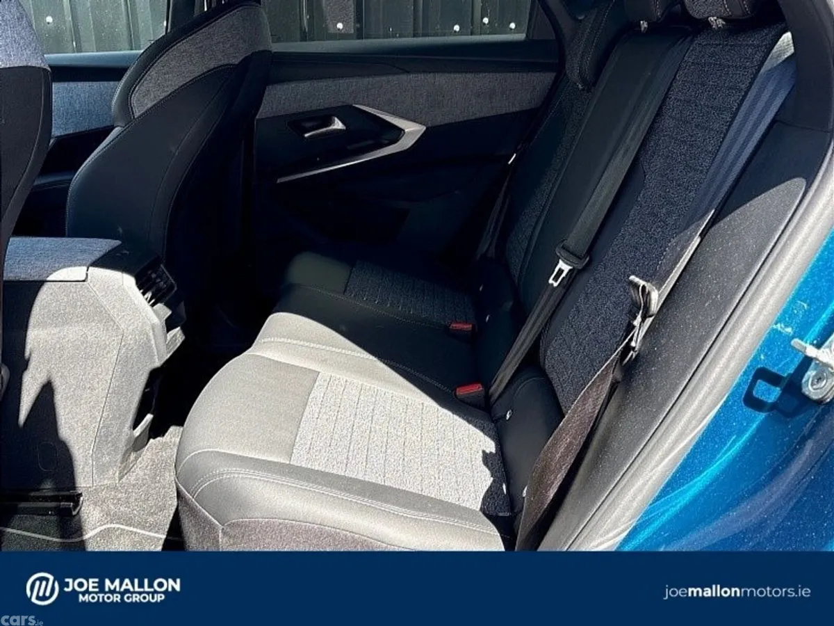 Peugeot 3008 MPV, Petrol, 2026, Blue