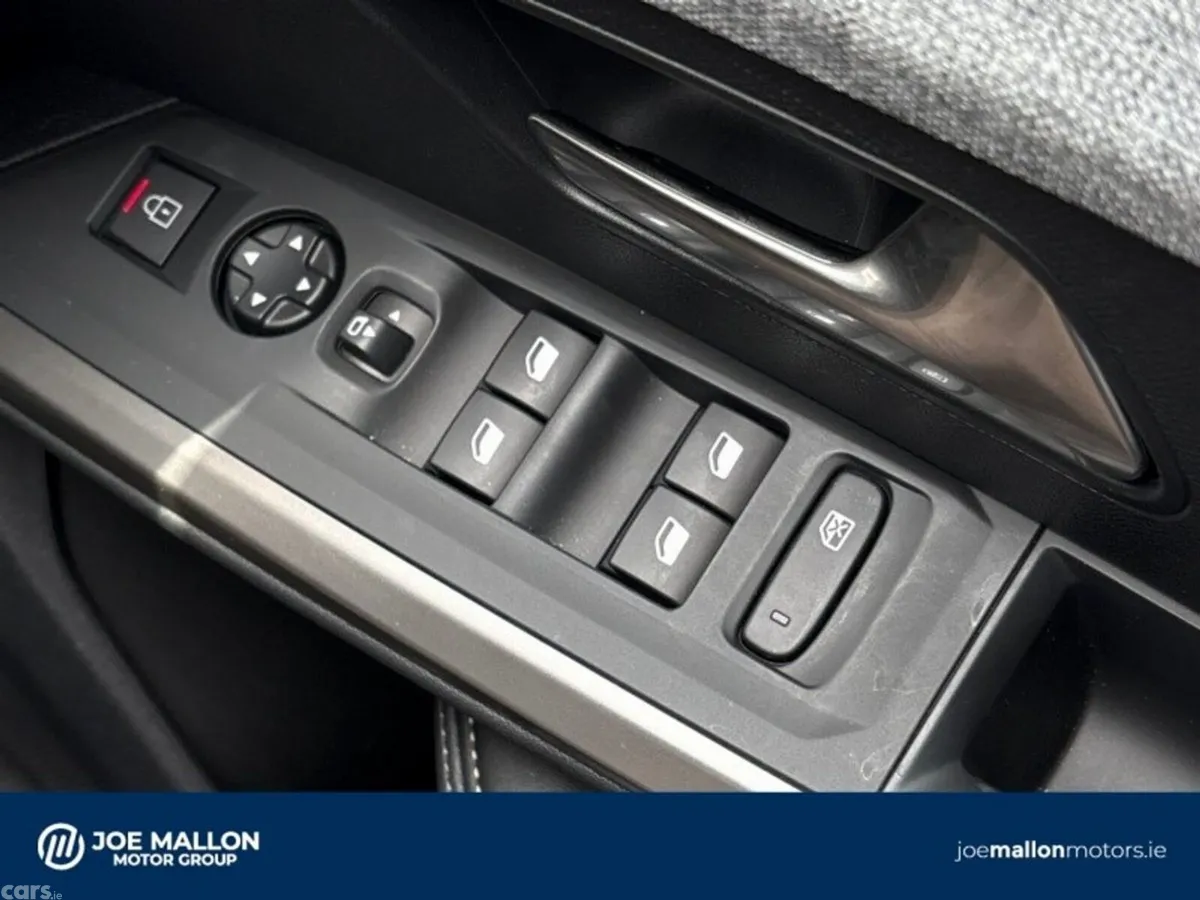 Peugeot 3008 MPV, Petrol, 2026, Blue