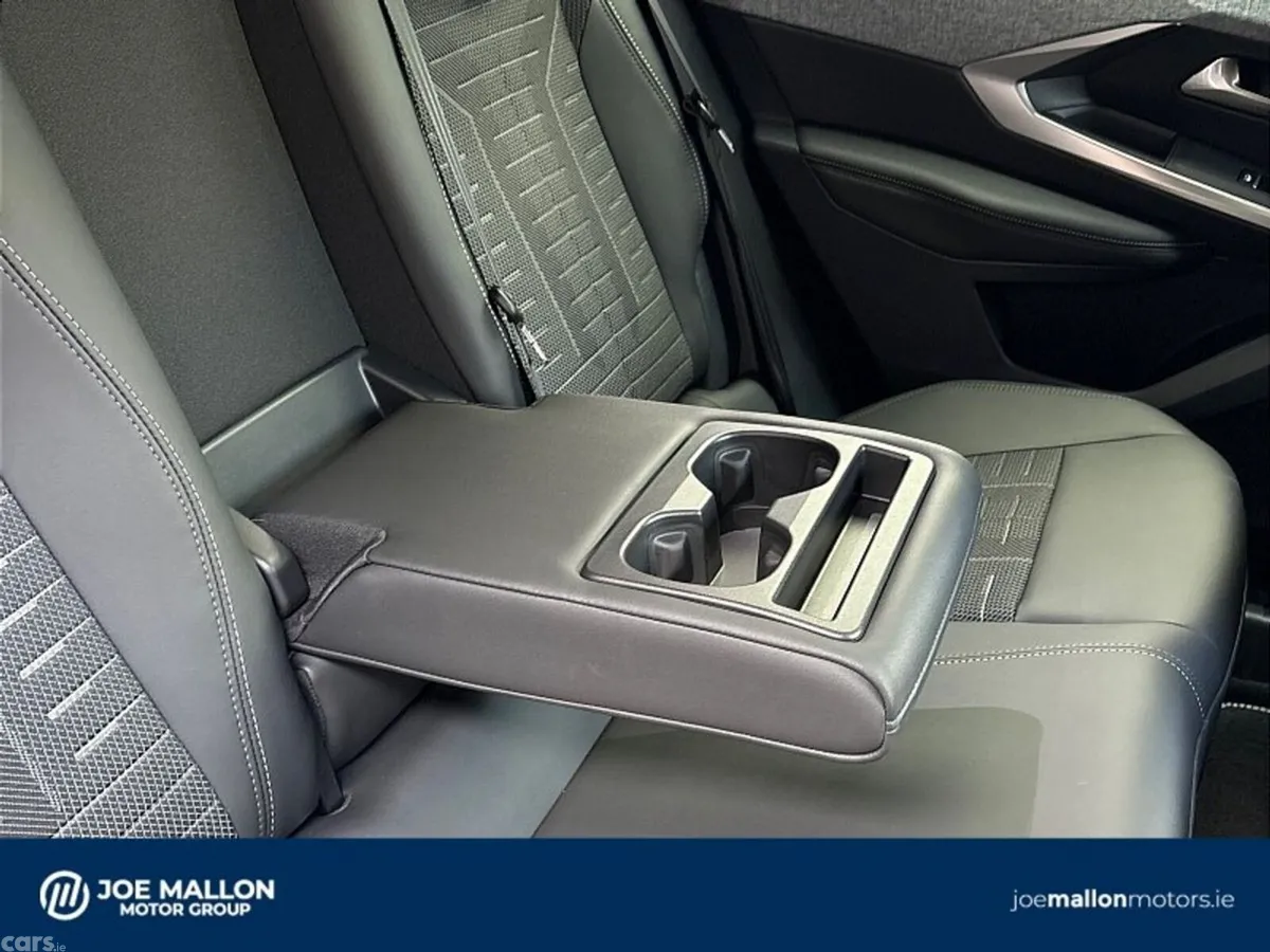 Peugeot 3008 MPV, Petrol Hybrid, 2025, White