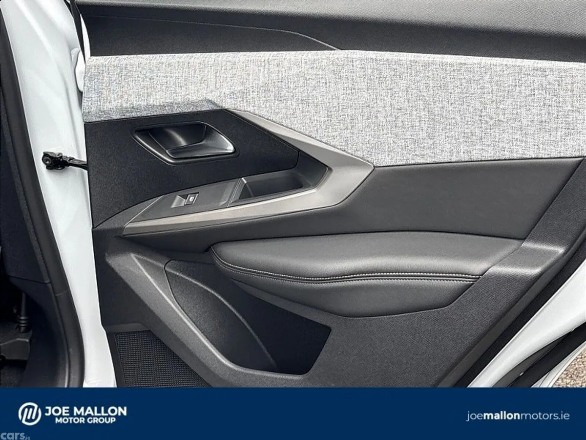 Peugeot 3008 MPV, Petrol Hybrid, 2025, White