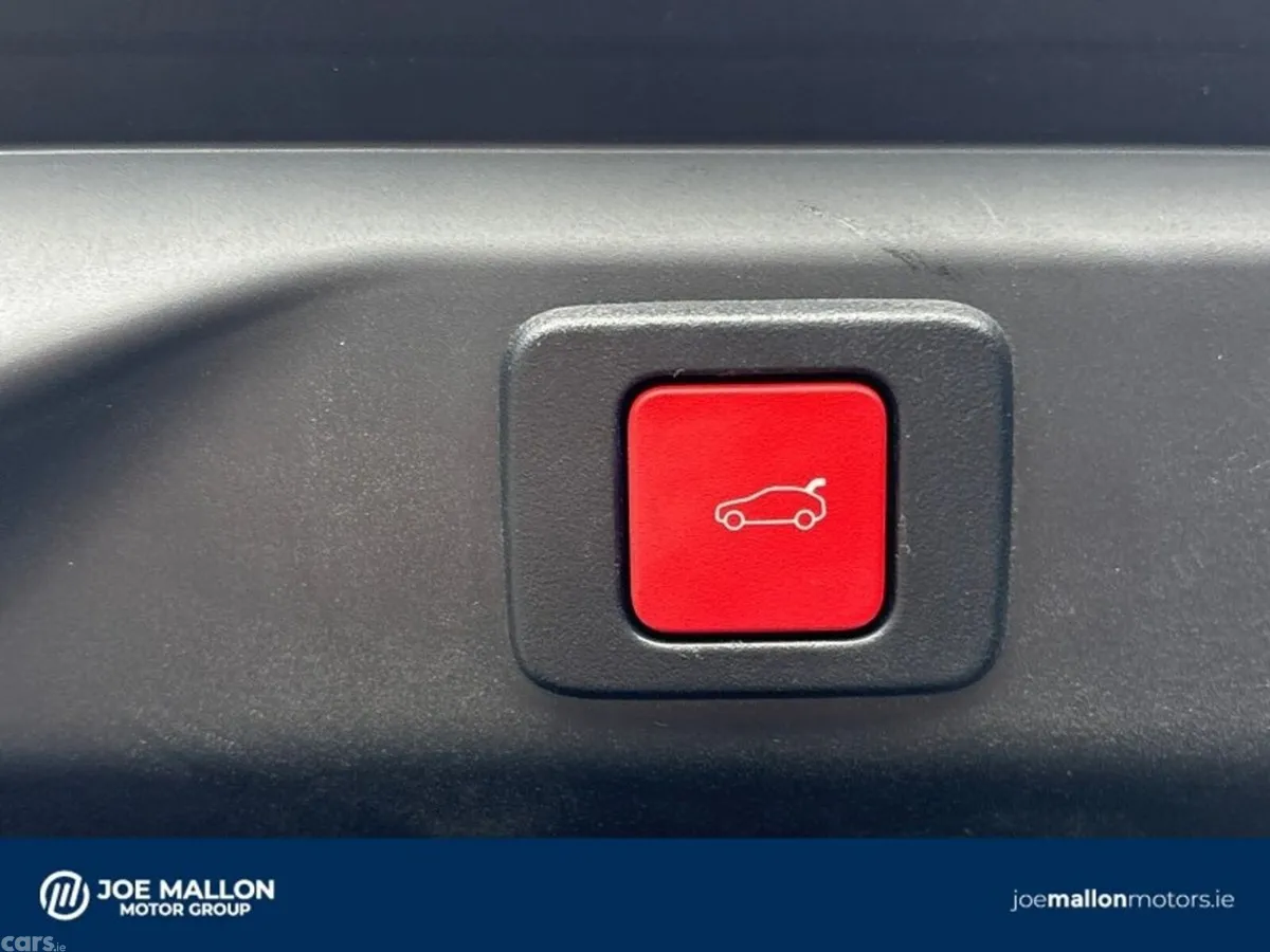 Peugeot 3008 MPV, Petrol Hybrid, 2025, White