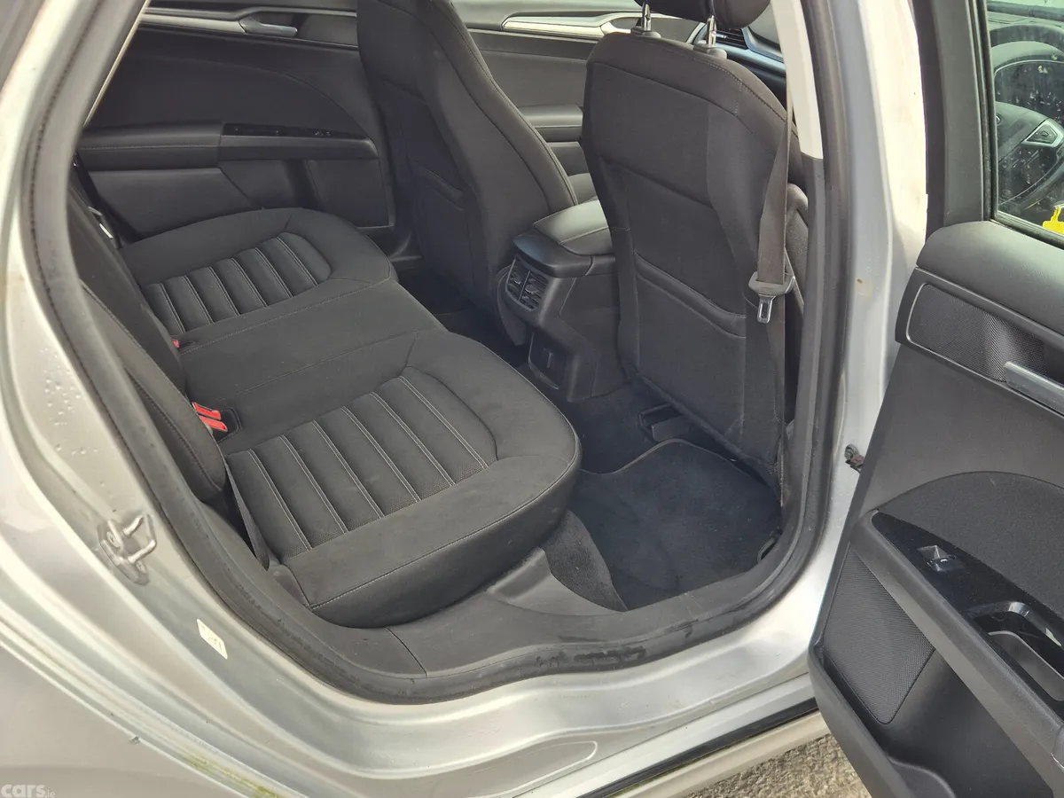 Ford Mondeo Hatchback, Diesel, 2015, Silver