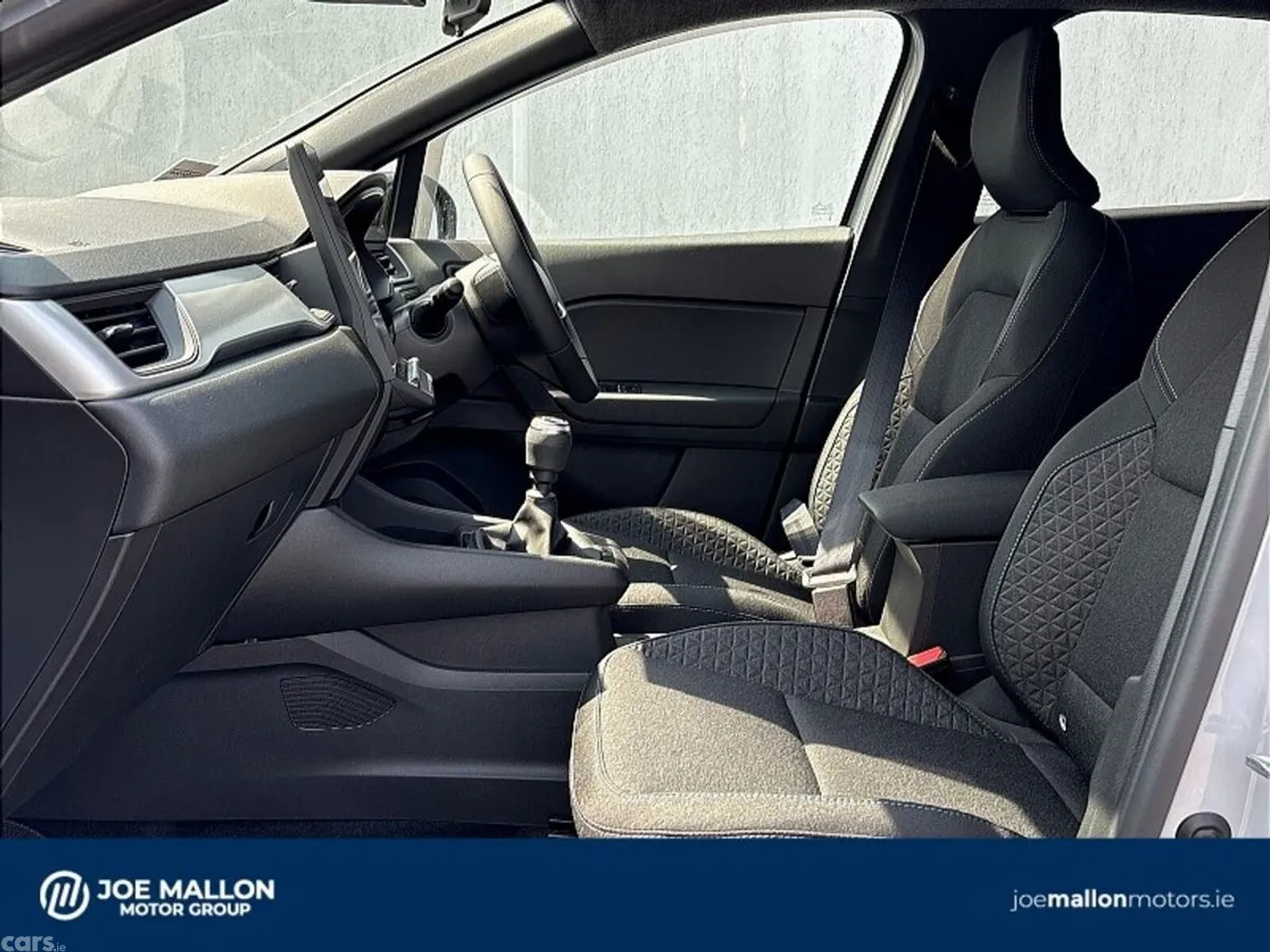 Renault Captur Hatchback, Petrol, 2026, Grey