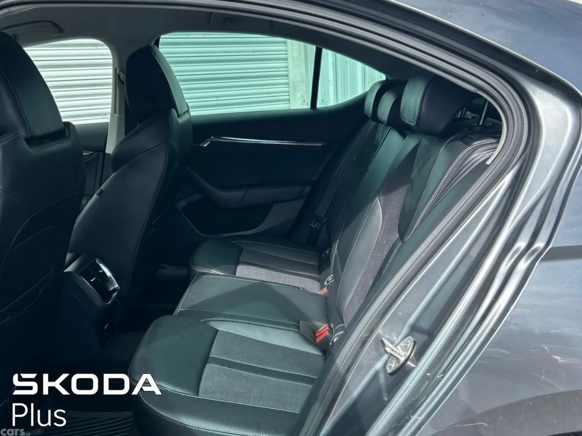Skoda Octavia Saloon, Petrol, 2023, Grey