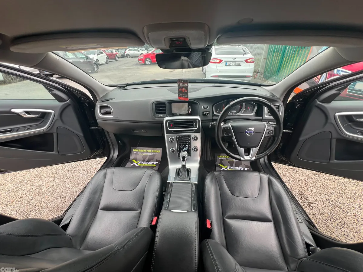 Volvo V60 Hatchback, Diesel, 2017, Black