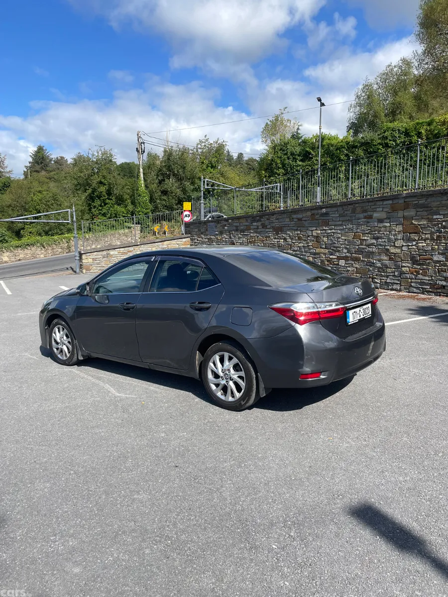 Toyota Corolla Saloon, Diesel, 2017, Grey