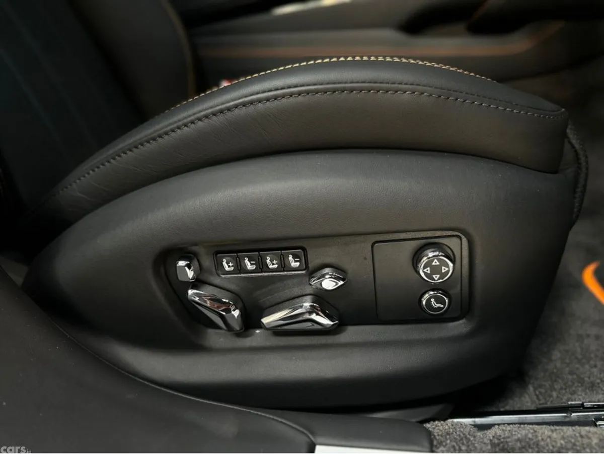 Bentley Flying Spur Saloon, Petrol Plug-in Hybrid, 2026, Black