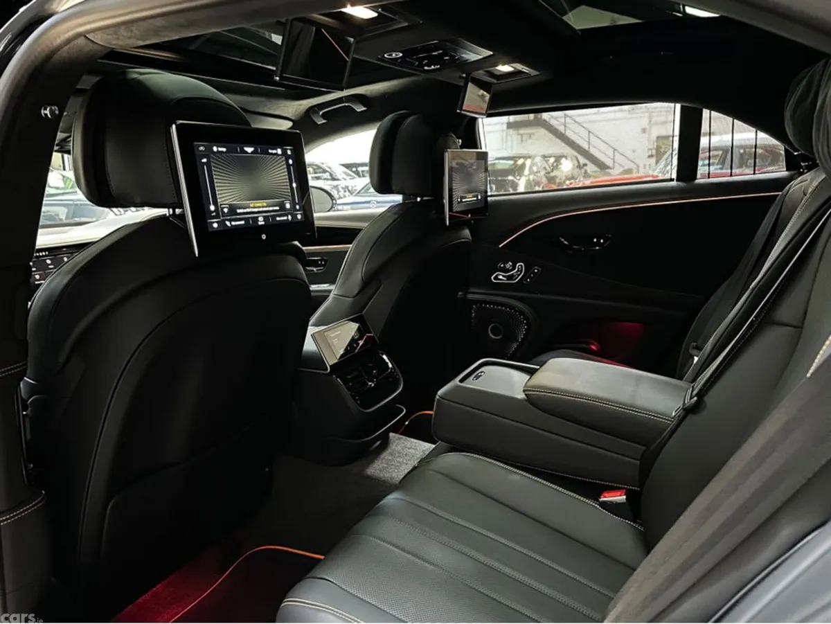 Bentley Flying Spur Saloon, Petrol Plug-in Hybrid, 2026, Black
