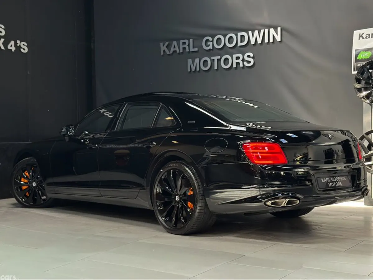 Bentley Flying Spur Saloon, Petrol Plug-in Hybrid, 2026, Black