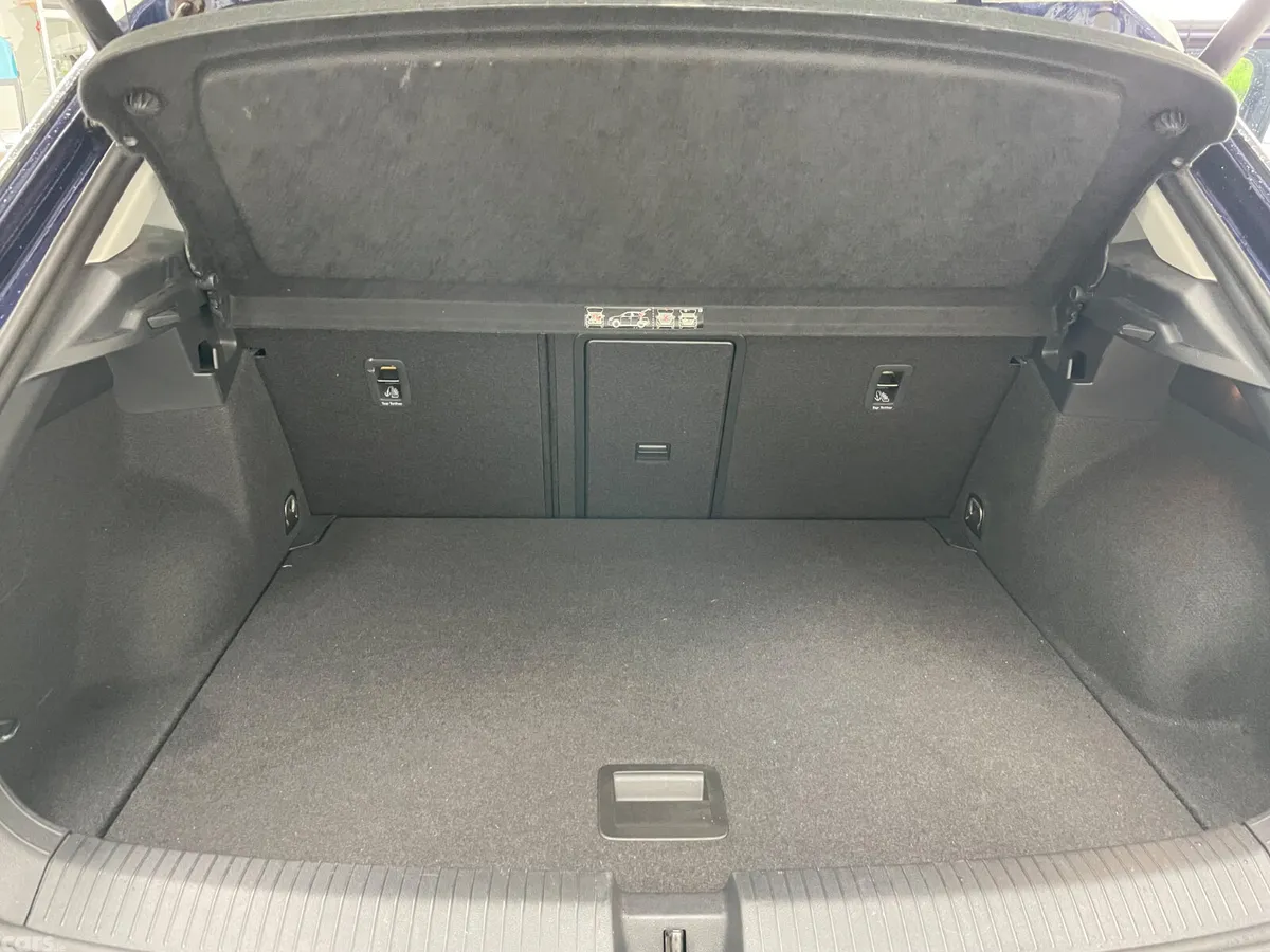 Volkswagen T-Roc Hatchback, Diesel, 2021, Blue