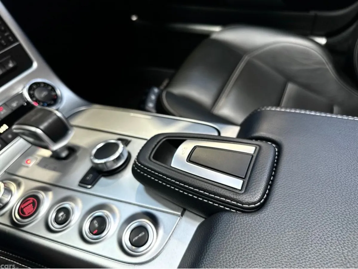 Mercedes-Benz SLS Convertible, Petrol, 2012, Red