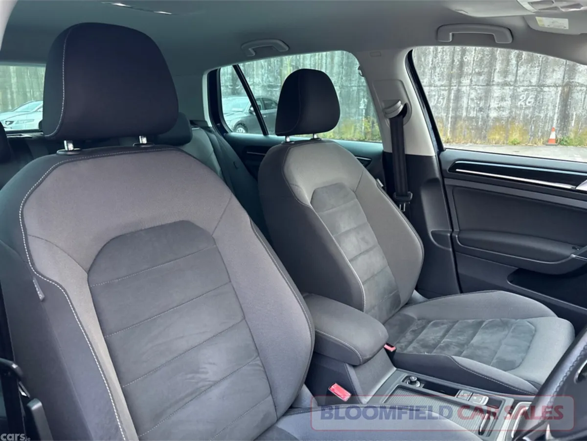 Volkswagen Golf Hatchback, Petrol, 2017, Blue