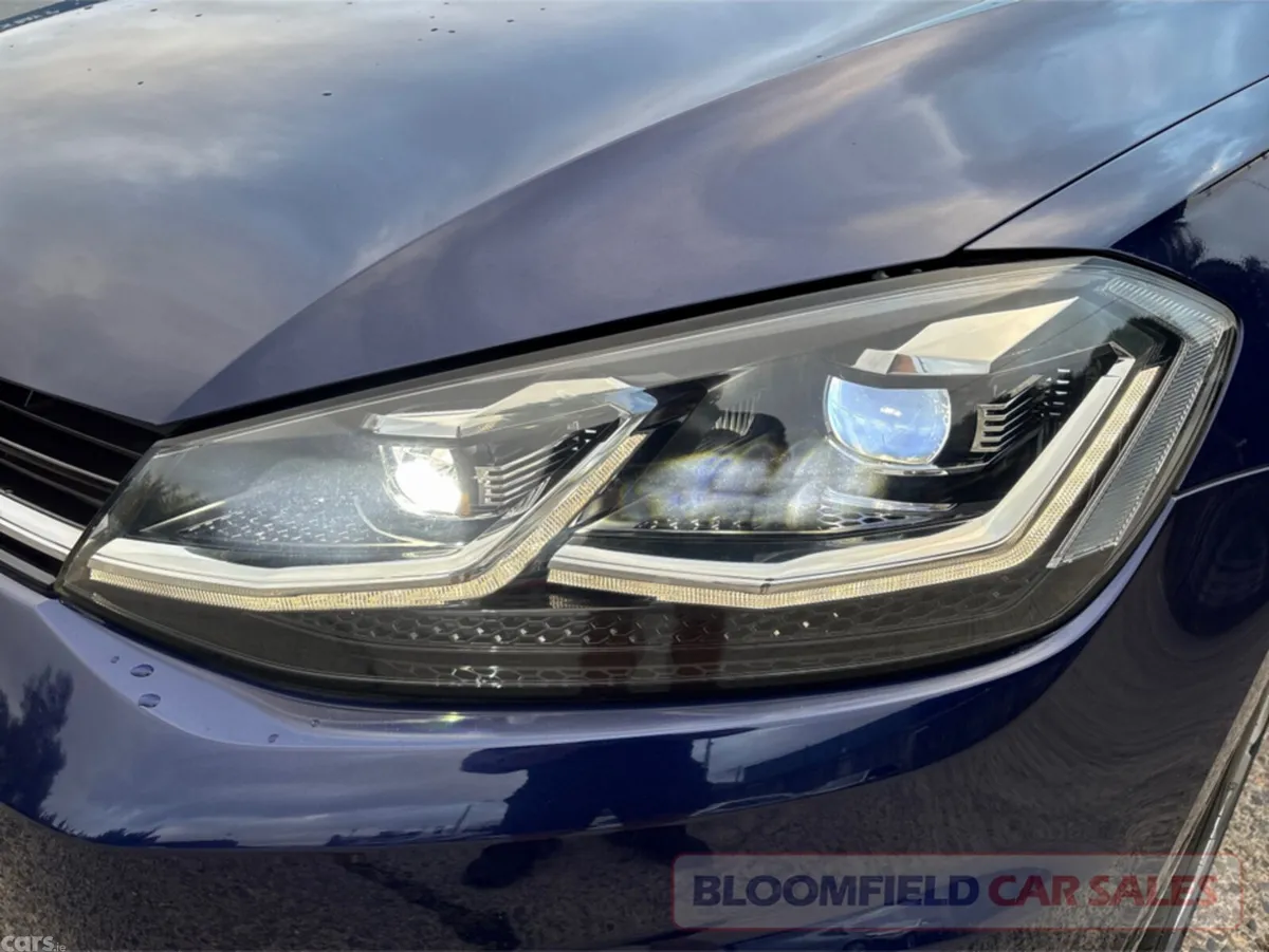 Volkswagen Golf Hatchback, Petrol, 2017, Blue