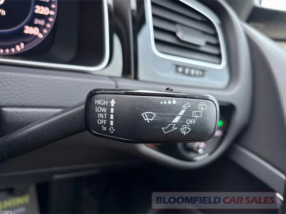 Volkswagen Golf Hatchback, Petrol, 2017, Blue