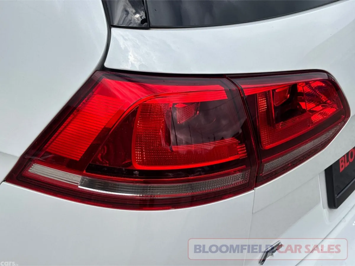 Volkswagen Golf Estate, Petrol, 2017, White
