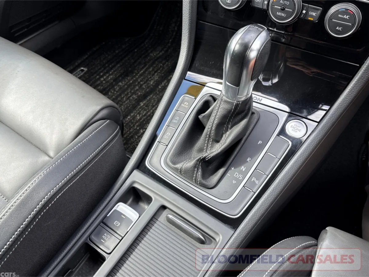 Volkswagen Golf Estate, Petrol, 2017, White