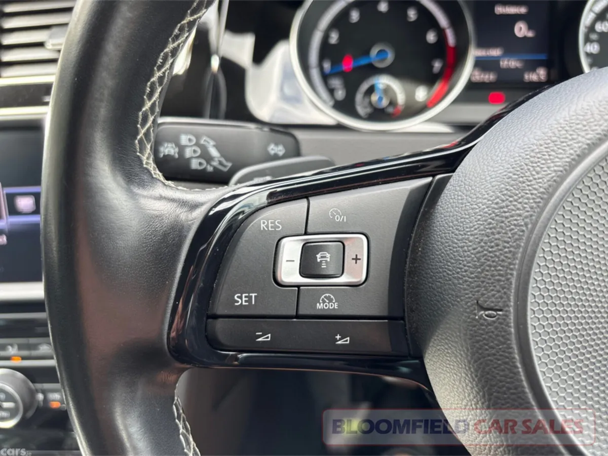 Volkswagen Golf Estate, Petrol, 2017, White