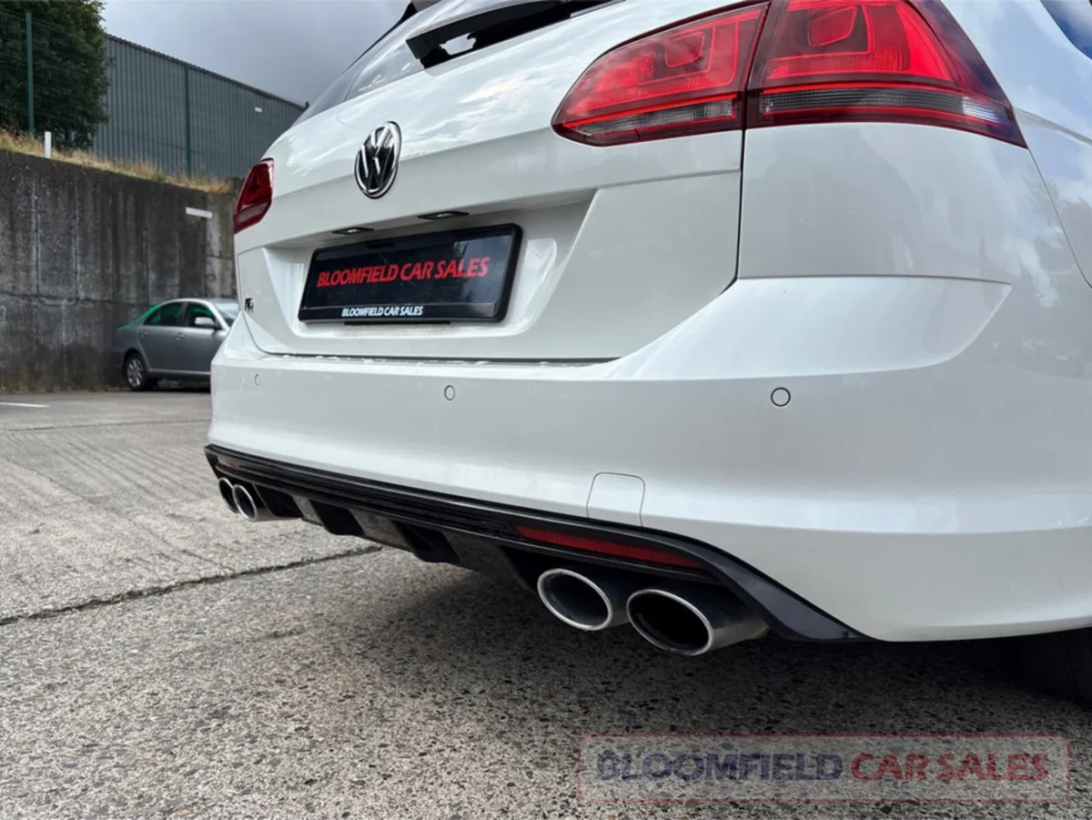 Volkswagen Golf Estate, Petrol, 2017, White
