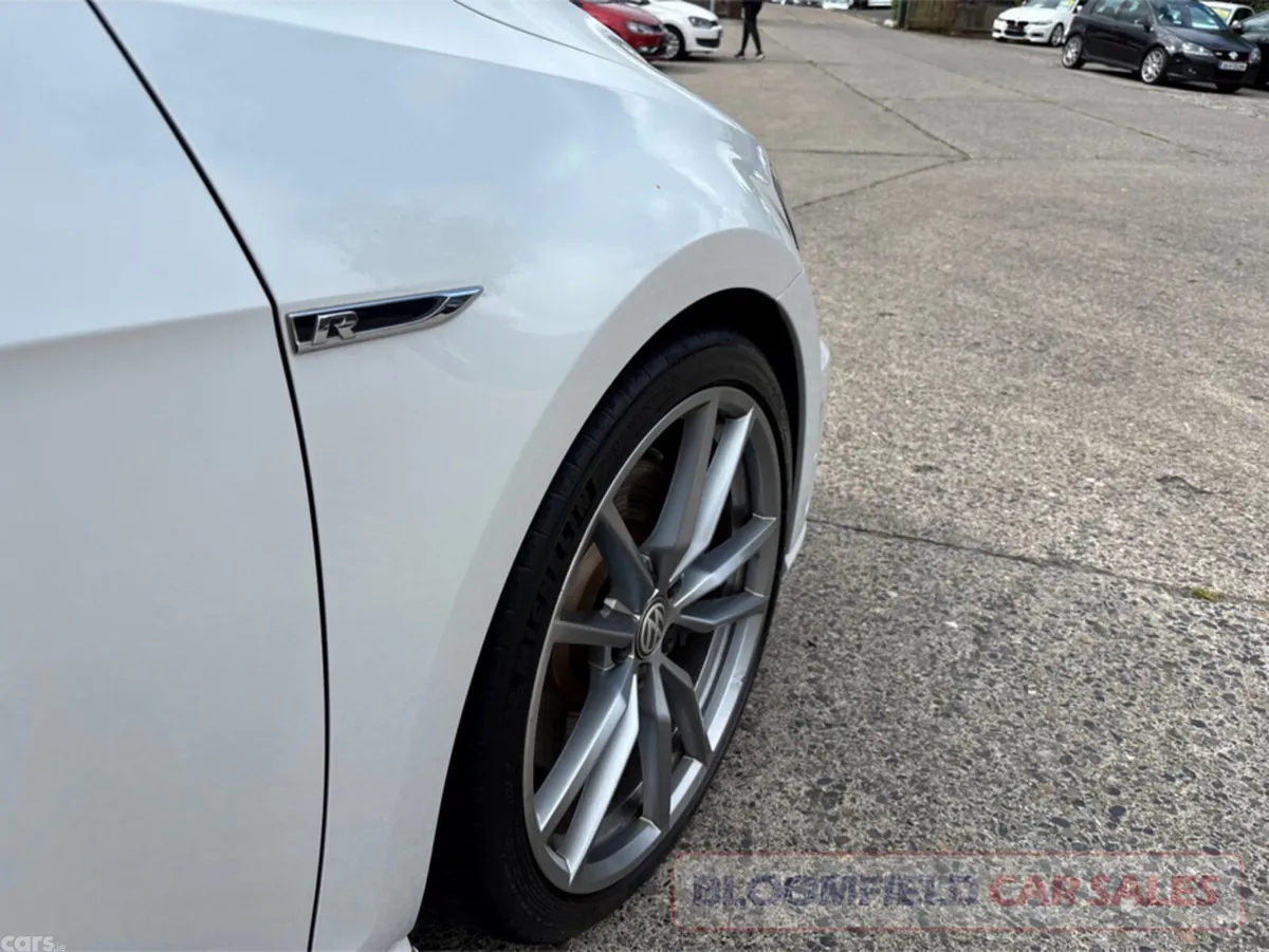 Volkswagen Golf Estate, Petrol, 2017, White