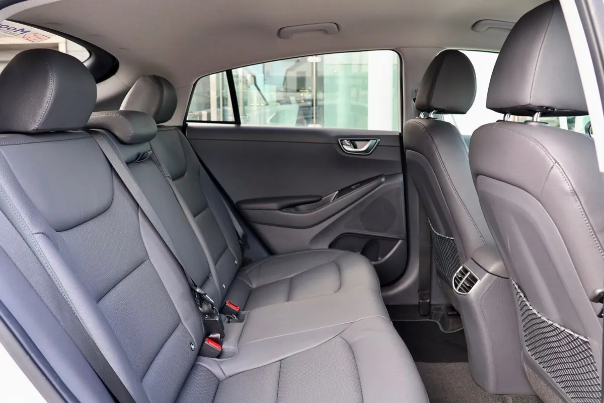 Hyundai IONIQ Hatchback, Electric, 2022, White