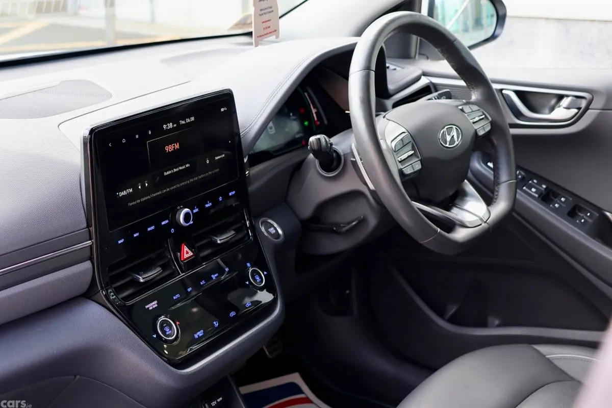 Hyundai IONIQ Hatchback, Electric, 2022, White