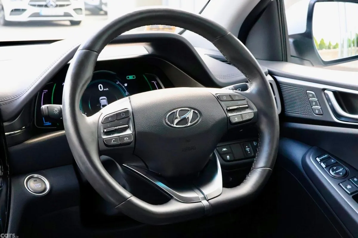 Hyundai IONIQ Hatchback, Electric, 2022, White