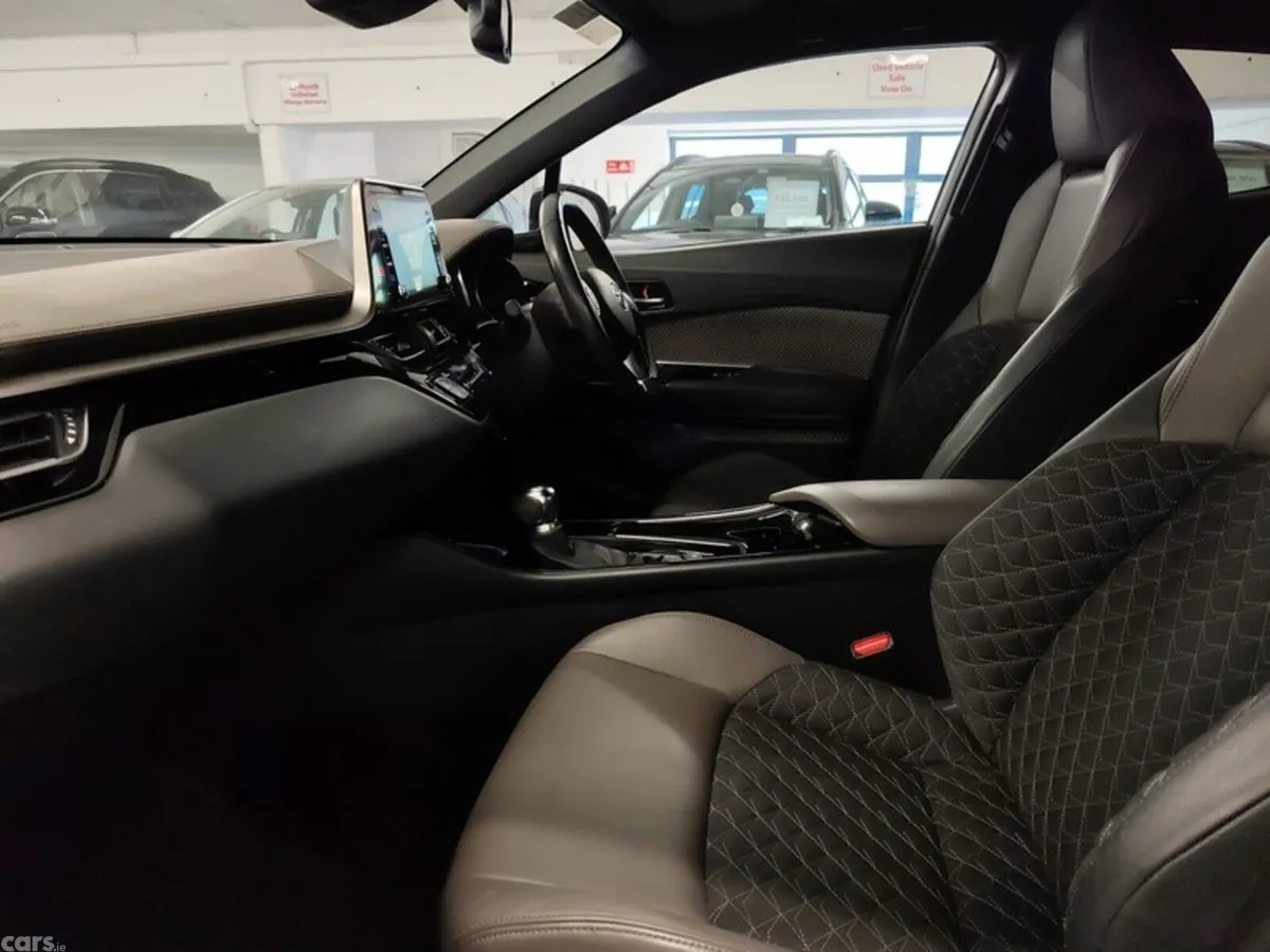 Toyota C-HR SUV, Petrol Hybrid, 2020, Grey