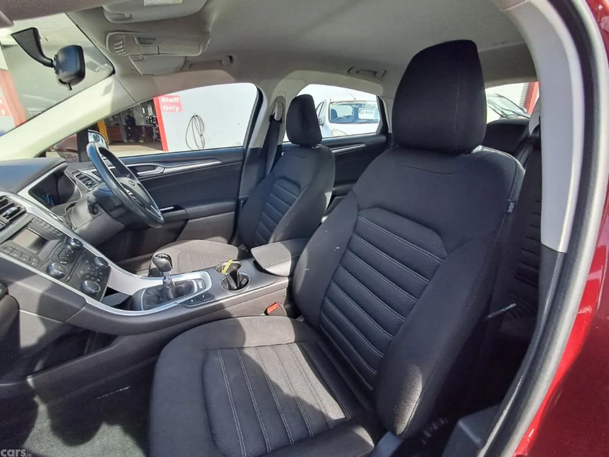 Ford Mondeo Hatchback, Diesel, 2018, Red