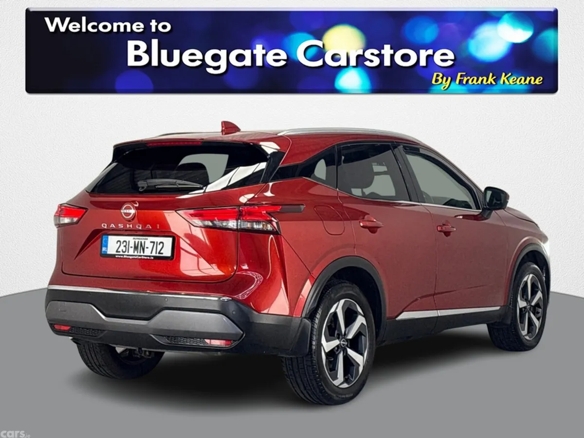 Nissan Qashqai MPV, Petrol Hybrid, 2023, Red