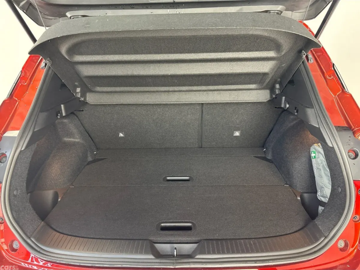Nissan Qashqai MPV, Petrol Hybrid, 2023, Red