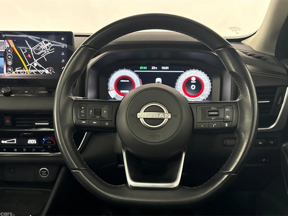 Nissan Qashqai MPV, Petrol Hybrid, 2023, Red