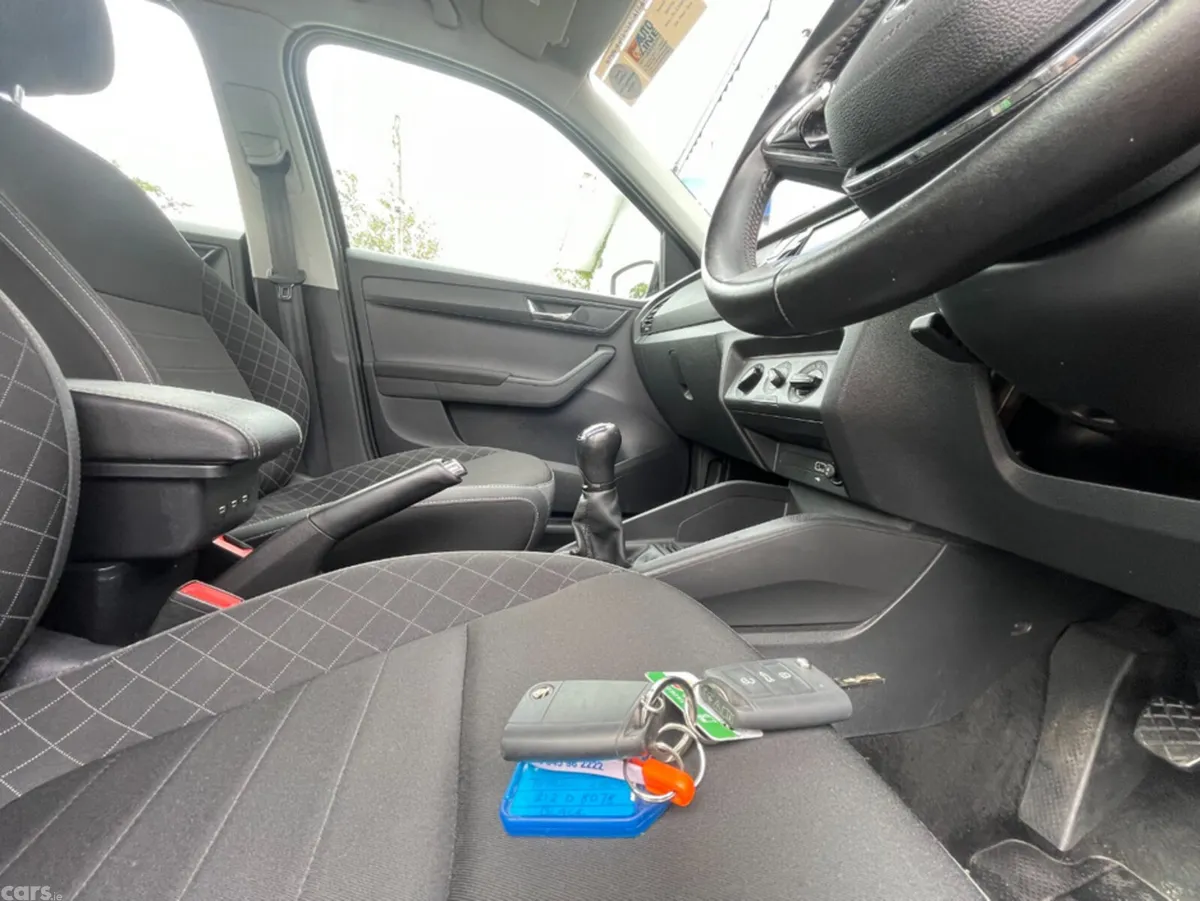 Skoda Fabia Hatchback, Petrol, 2021, Black