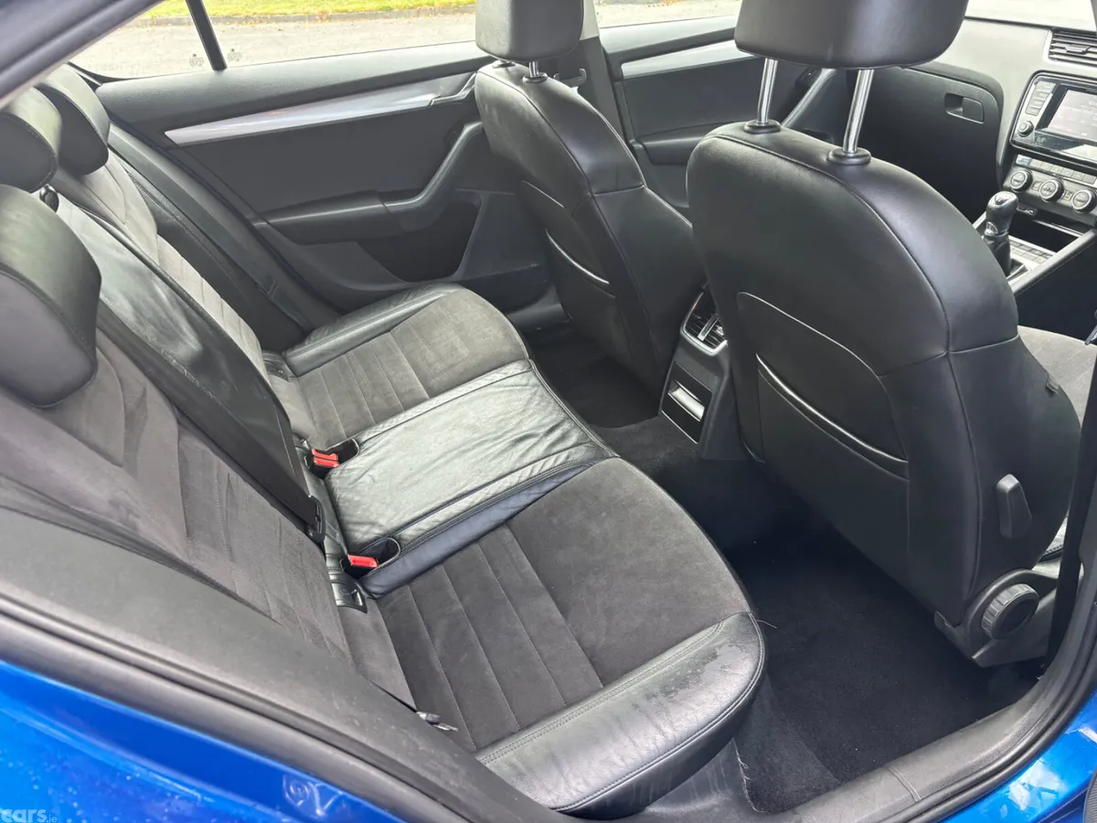 Skoda Octavia Hatchback, Diesel, 2015, Blue