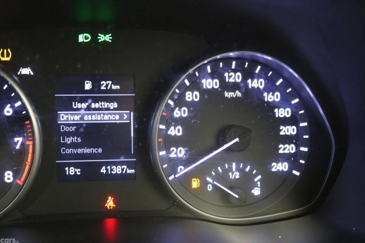 Hyundai i30 Hatchback, Petrol, 2023, Red