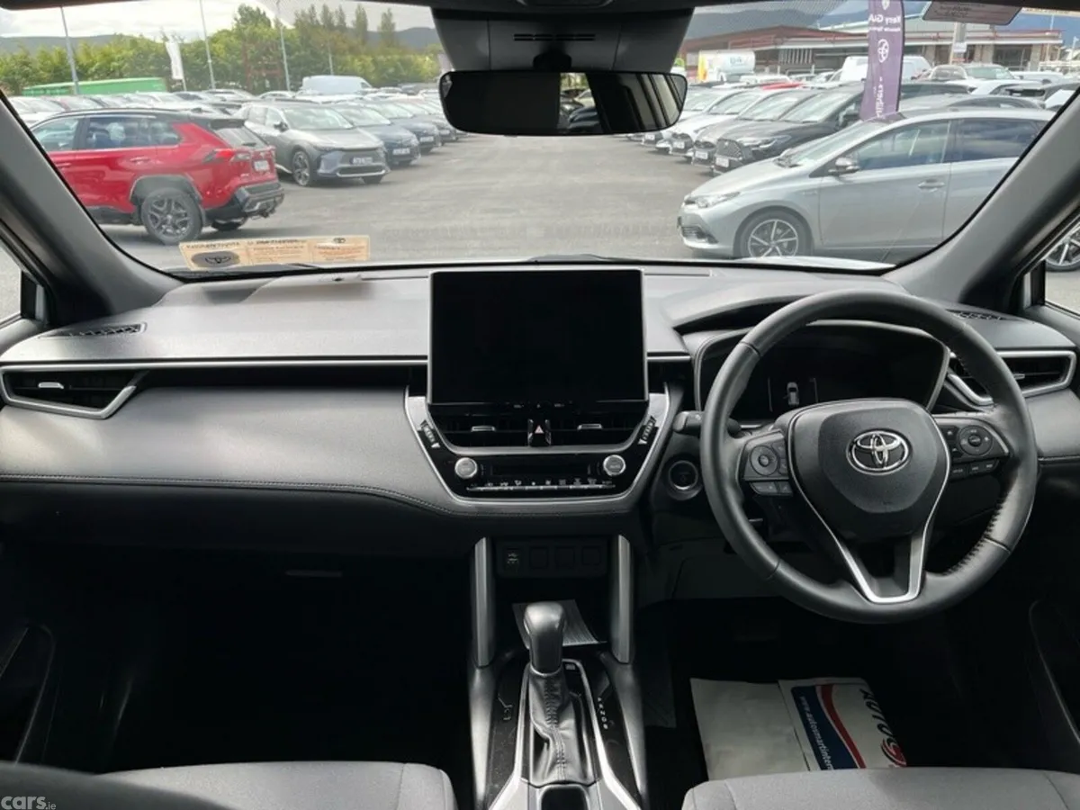 Toyota Corolla Cross Hatchback, Petrol Hybrid, 2023, Silver