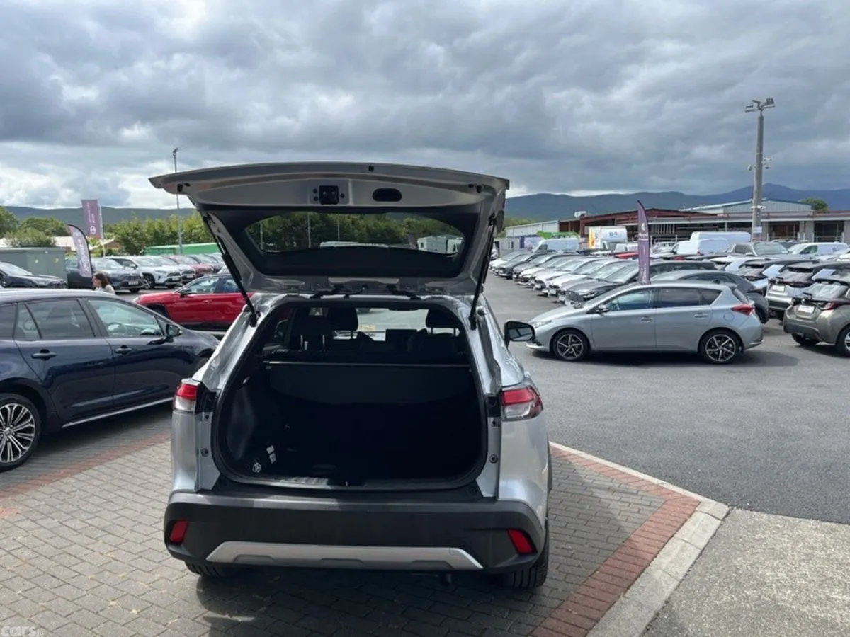 Toyota Corolla Cross Hatchback, Petrol Hybrid, 2023, Silver