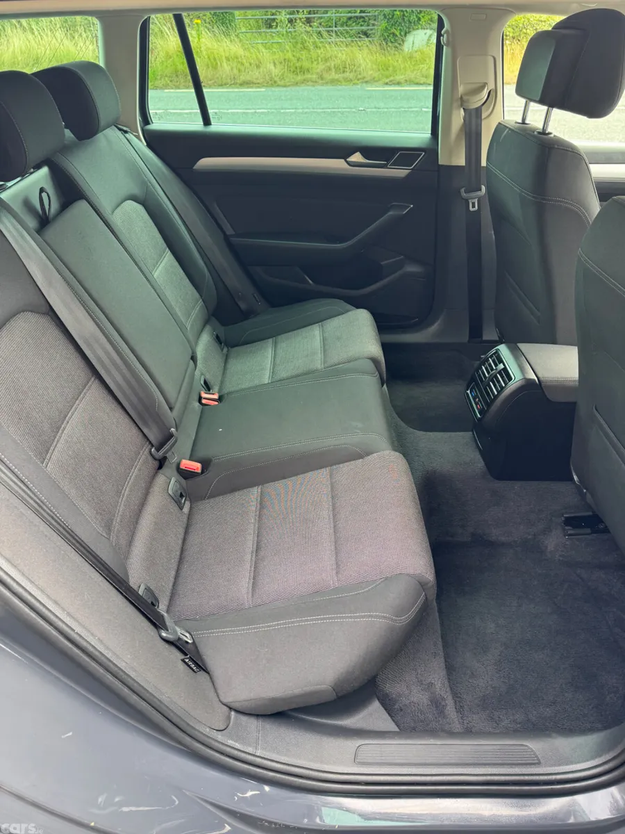 Volkswagen Passat Estate, Diesel, 2017, Grey
