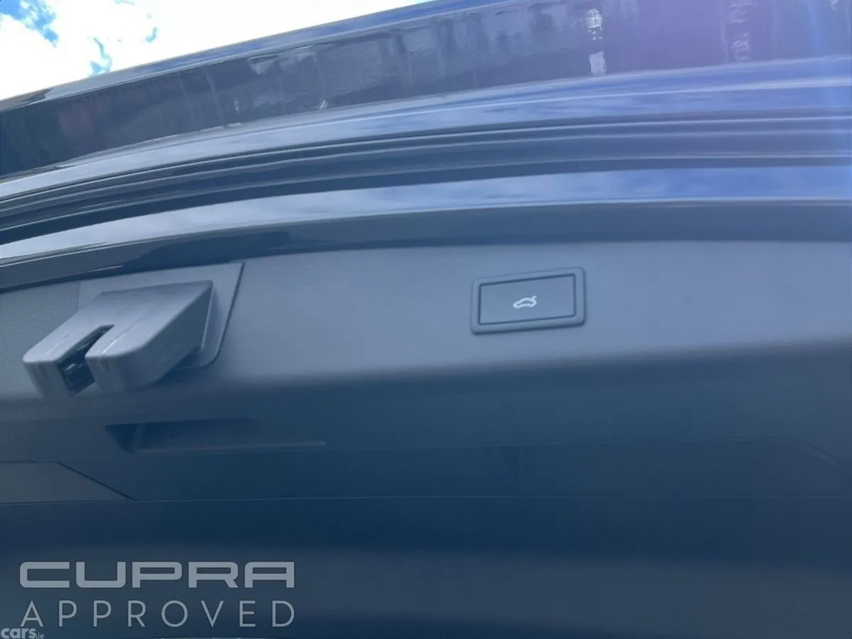 Cupra Leon Estate, Petrol, 2026, Black