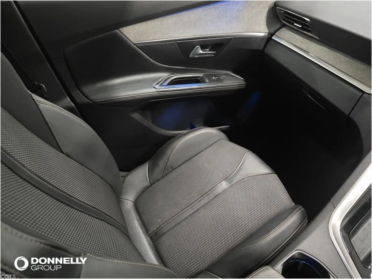 Peugeot 5008 Estate, Diesel, 2023, Grey