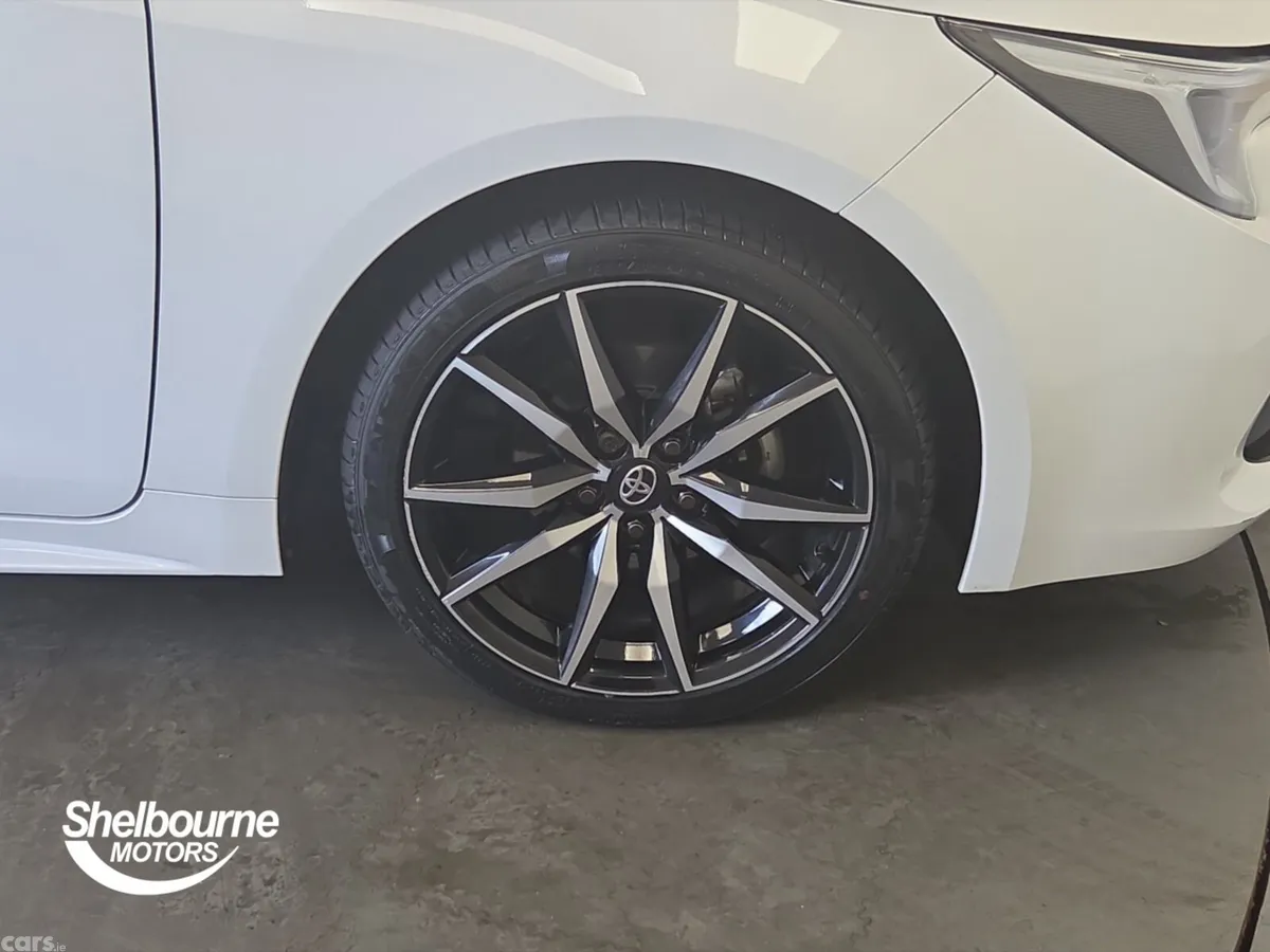 Toyota Corolla Hatchback, Petrol Hybrid, 2023, White