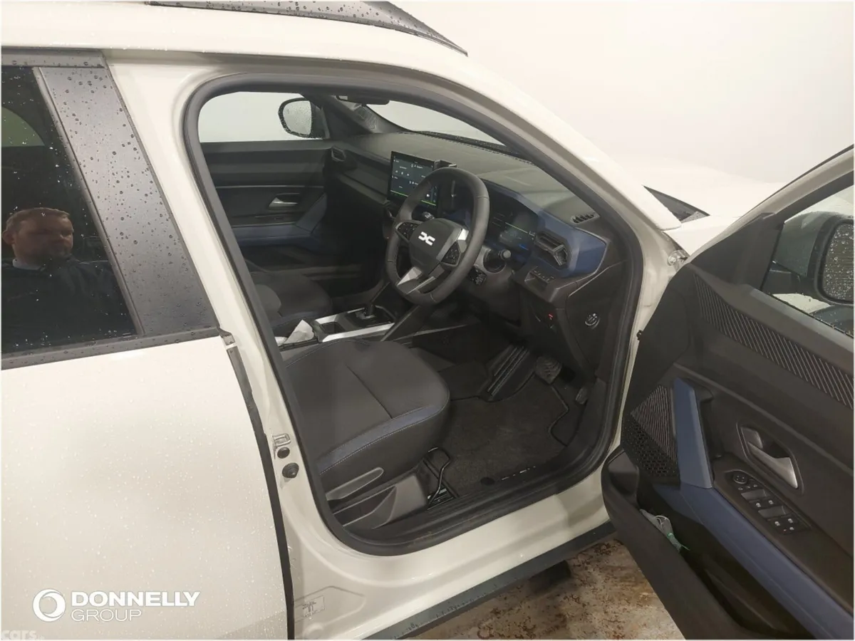 Dacia Duster Estate, Petrol Hybrid, 2025, White