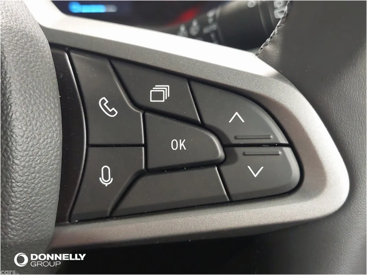 Dacia Duster Estate, Petrol Hybrid, 2025, White