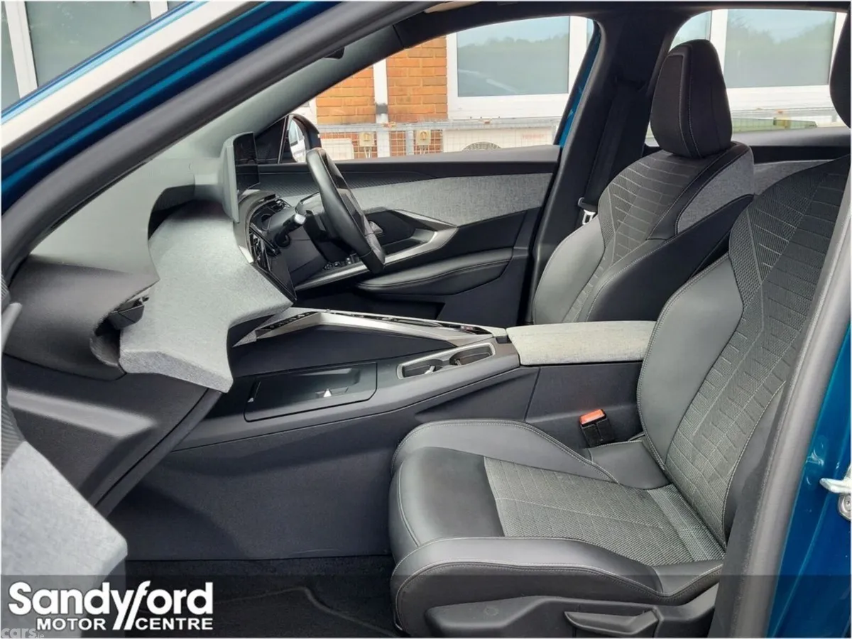 Peugeot 3008 SUV, Electric, 2024, Blue