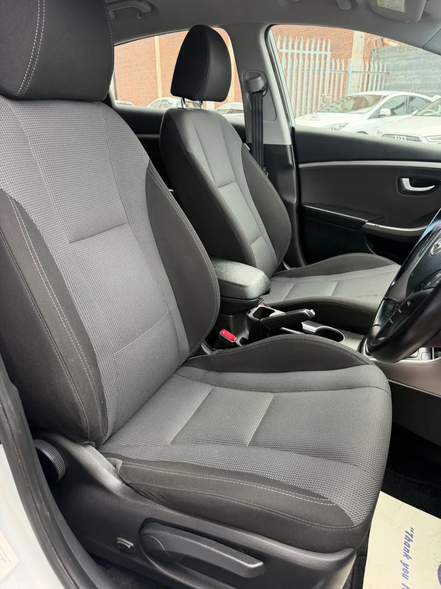 Hyundai i30 Hatchback, Diesel, 2015, Silver