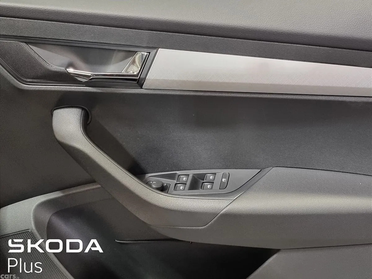 Skoda Karoq SUV, Diesel, 2023, White