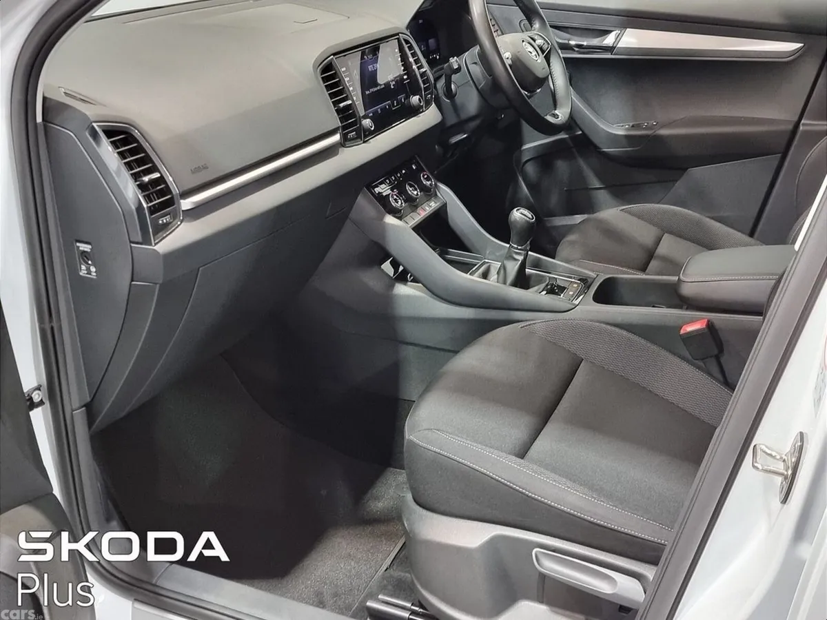 Skoda Karoq SUV, Diesel, 2023, White