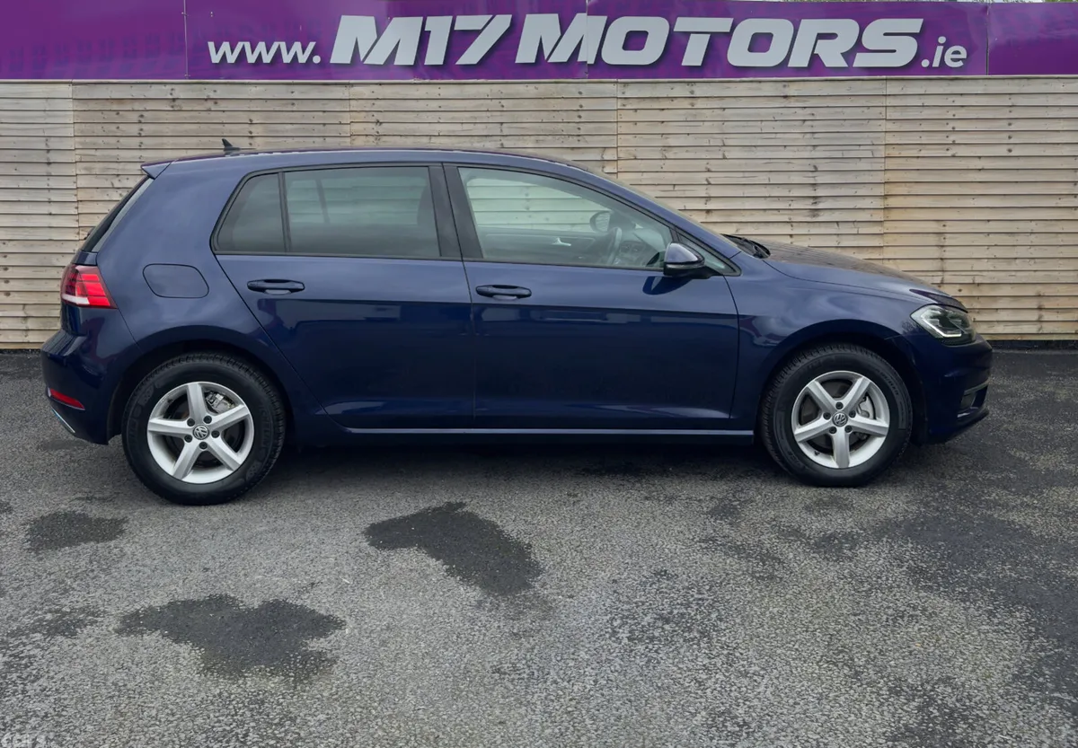 Volkswagen Golf Hatchback, Petrol, 2017, Blue