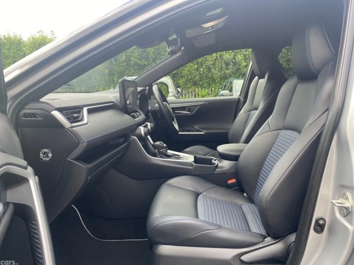 Toyota RAV4 SUV, Petrol Hybrid, 2024, Silver