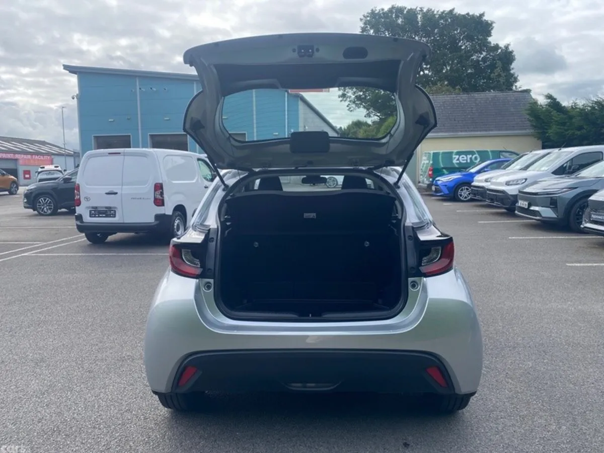 Toyota Yaris Hatchback, Petrol, 2024, Silver