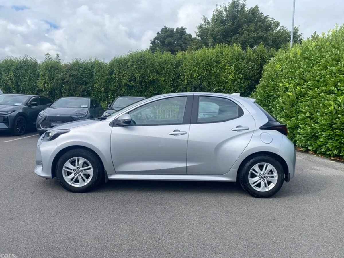 Toyota Yaris Hatchback, Petrol, 2024, Silver